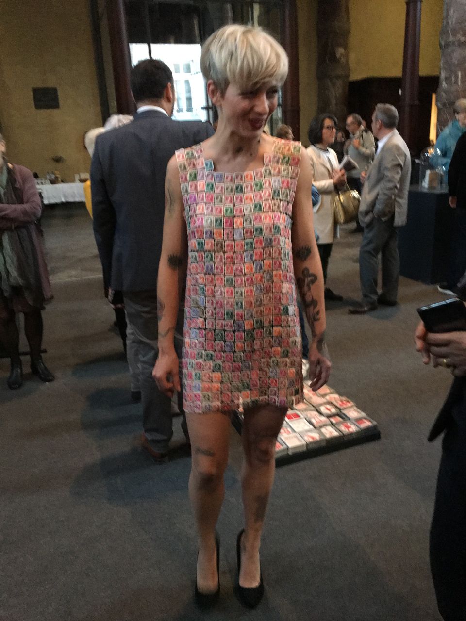 Robe « Timbres Léopold 3 » de Bernard Boigelot