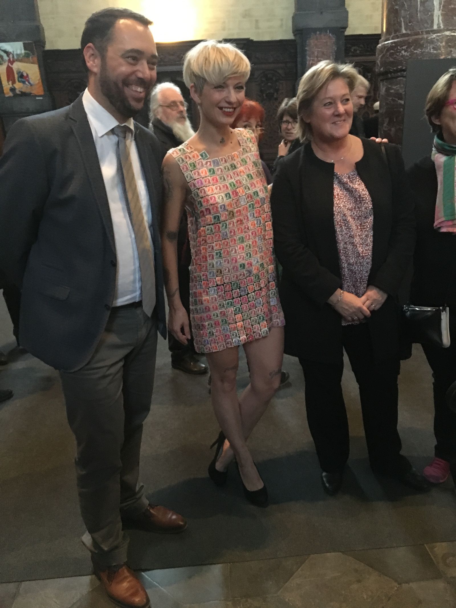 Le bourgmestre de Namur, la robe « Léopold » et Mme la députée provinciale