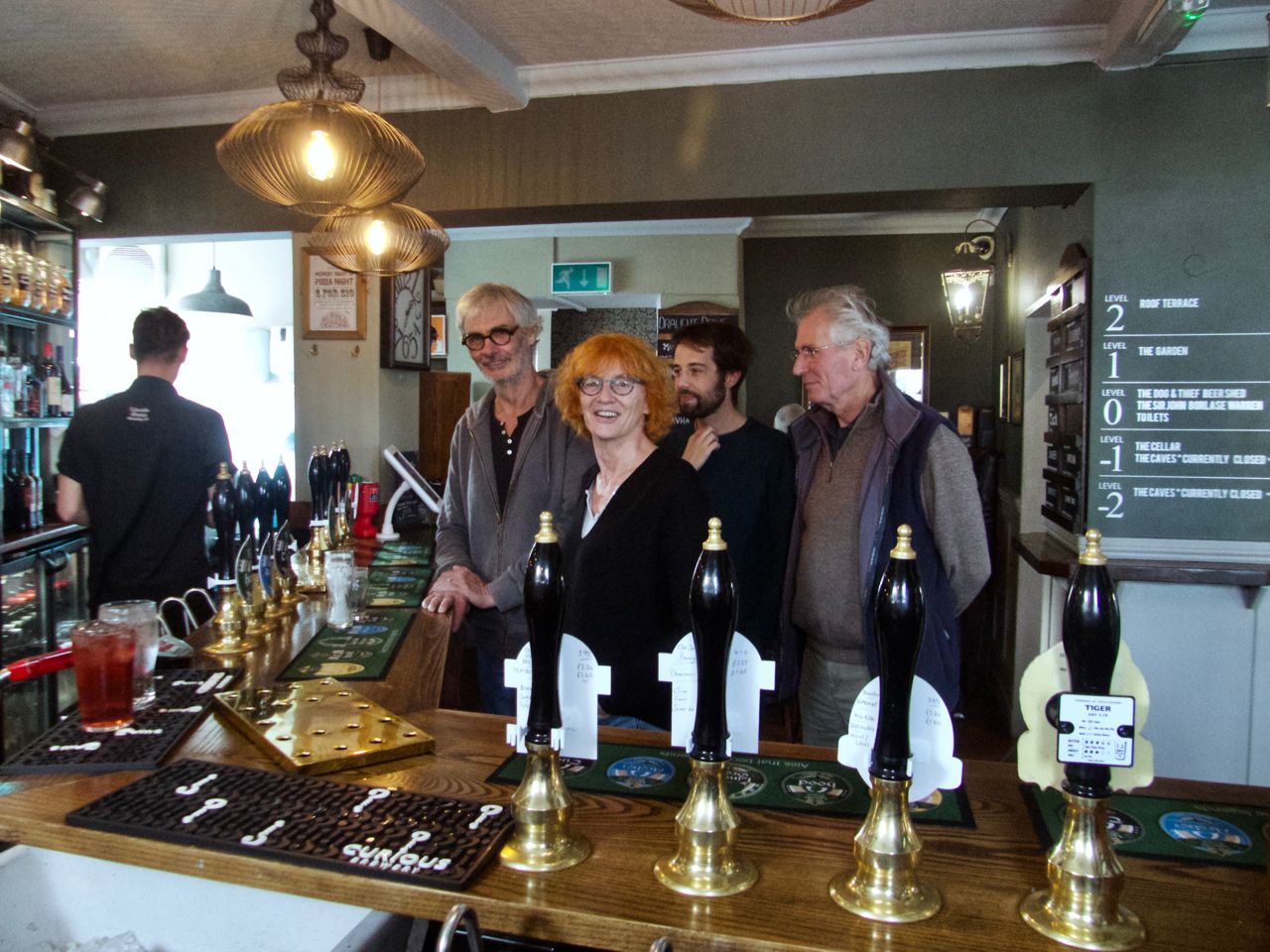 Equipe de sélection des bières..Denis, Caroline, David et Gérard
